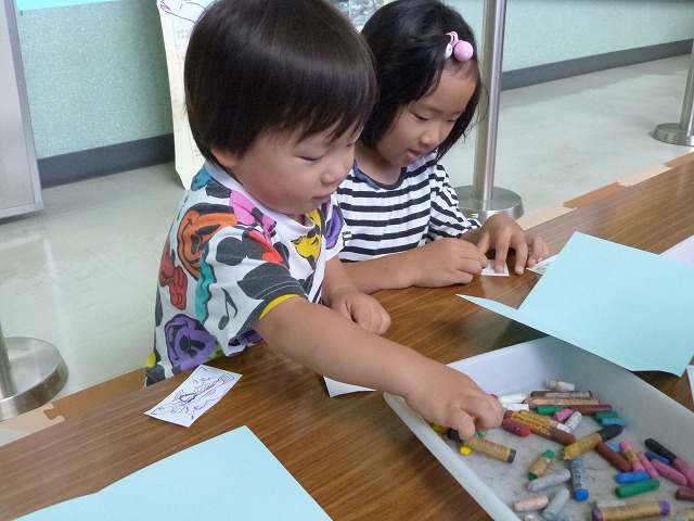 お絵かき中