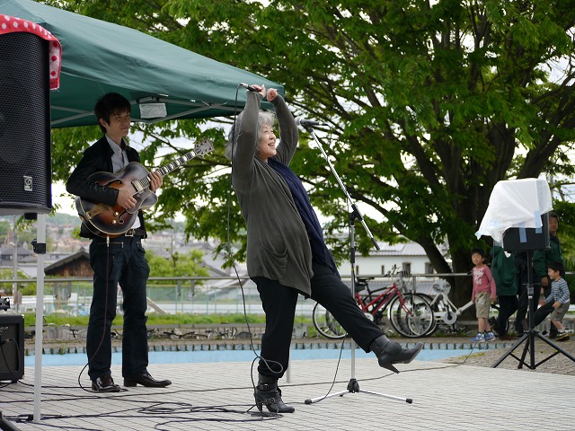 中本マリ